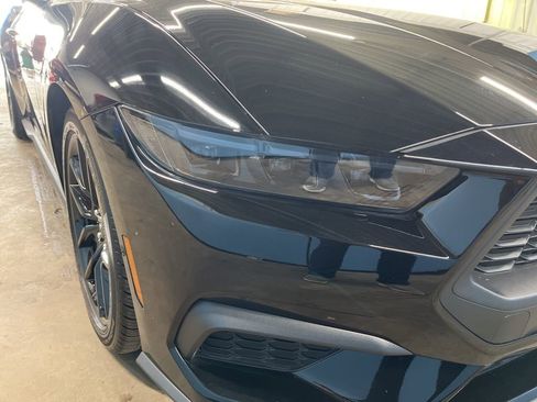 Used 2025 Ford Mustang Coupe image 12