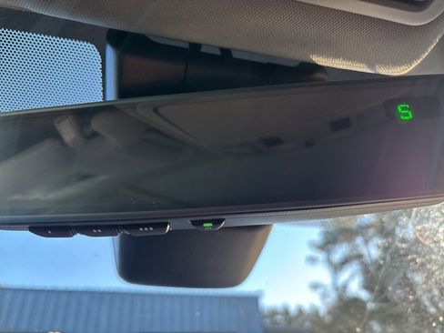 Used 2018 Toyota RAV4 Limited image 18