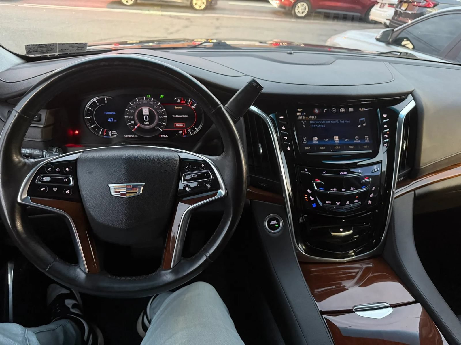 Used 2017 Cadillac Escalade Premium Luxury AWD/4WD image 4
