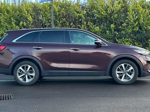Used 2020 Kia Sorento LX image 3