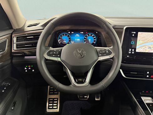 Used 2025 Volkswagen Atlas SEL Premium R-Line image 12