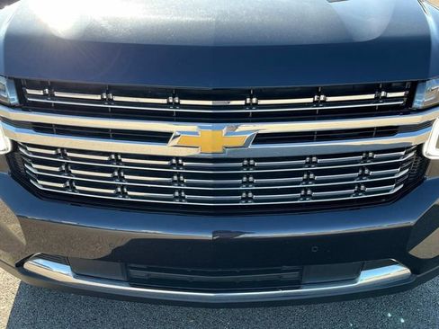 Used 2023 Chevrolet Suburban Premier image 12