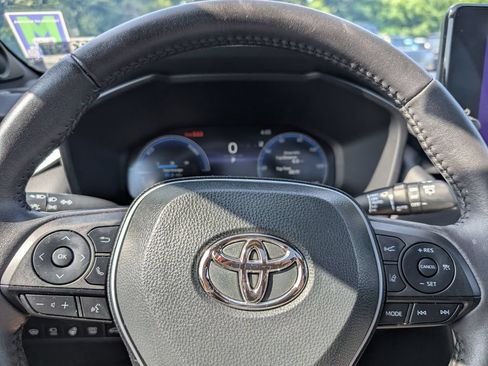 Used 2023 Toyota RAV4 XSE AWD/4WD image 25
