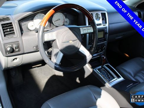 Used 2005 Chrysler 300 C w/ Navigation & Sound Group II image 8