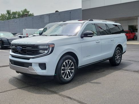Certified 2025 Ford Expedition Max Platinum AWD/4WD image 8