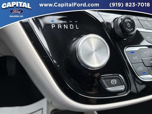 Used 2024 Chrysler Pacifica Touring-L FWD image 30