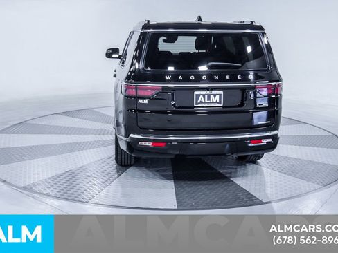 Used 2024 Jeep Wagoneer Series II w/ Flexible Seating Group image 8