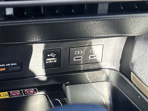 Used 2025 Toyota Camry LE w/ Convenience Package image 25