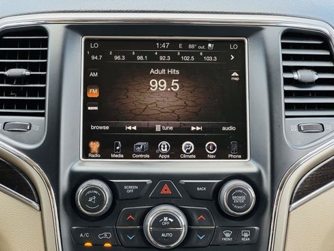 Used 2014 Jeep Grand Cherokee Limited w/ Luxury Group II AWD/4WD image 21