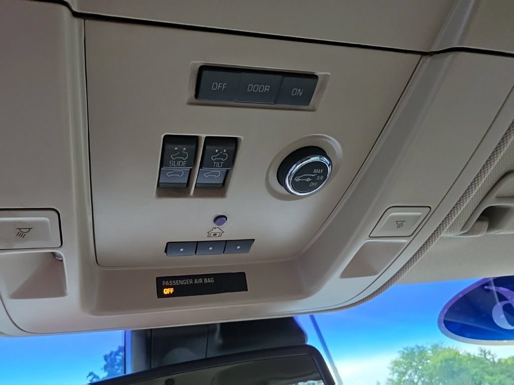 Used 2016 GMC Yukon Denali w/ Open Road Package AWD/4WD image 22