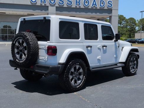 Used 2018 Jeep Wrangler Unlimited Sahara w/ Dual Top Group AWD/4WD image 4