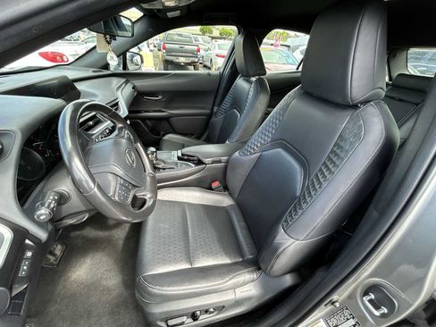 Used 2022 Lexus UX 200 FWD image 13