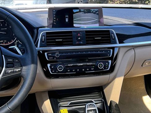 Used 2019 BMW 330i xDrive Wagon w/ Premium Package image 7