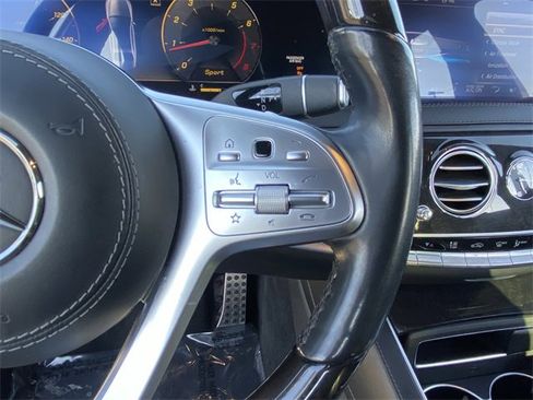 Used 2019 Mercedes-Benz S 560 Sedan image 9