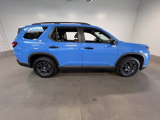 Used 2024 Honda Pilot TrailSport image 2