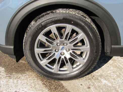 Used 2025 Ford Explorer Active w/ Active Comfort Package image 4