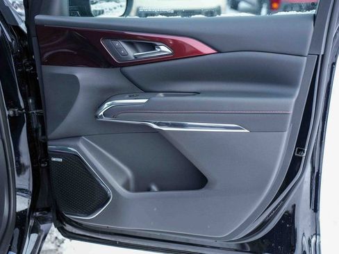 Used 2026 Chevrolet Traverse RS image 23