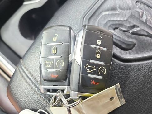 Used 2021 RAM 1500 Laramie AWD/4WD image 33