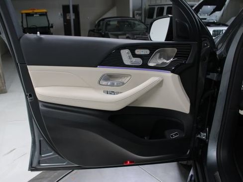 Used 2026 Mercedes-Benz GLS 580 4MATIC image 41