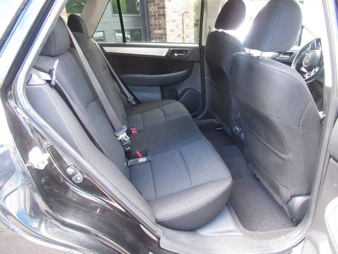 Used 2018 Subaru Outback 2.5i Premium AWD/4WD image 6