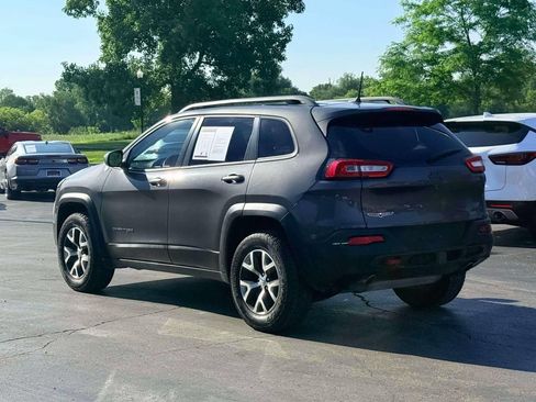 Used 2016 Jeep Cherokee Trailhawk w/ Cold Weather Group AWD/4WD image 8