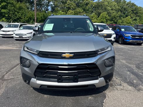 Used 2023 Chevrolet TrailBlazer LT w/ Convenience Package FWD image 2