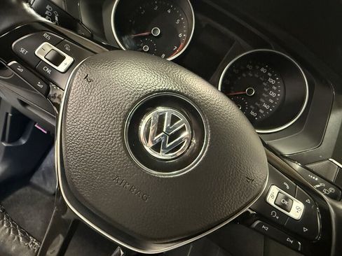 Used 2018 Volkswagen Tiguan SE w/ Panoramic Sunroof Package AWD/4WD image 20