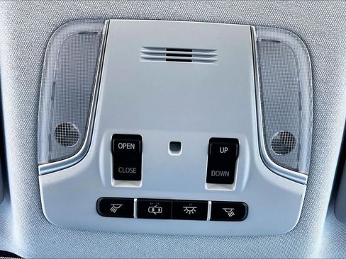 Used 2016 Toyota Prius Four image 35