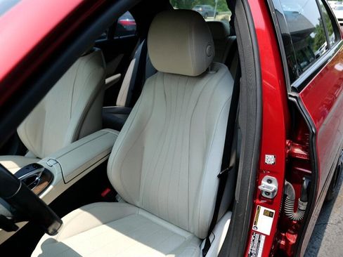 Used 2019 Mercedes-Benz E 300 4MATIC w/ Parking Assistance Package image 10