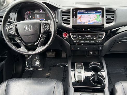 Used 2017 Honda Pilot Touring image 26