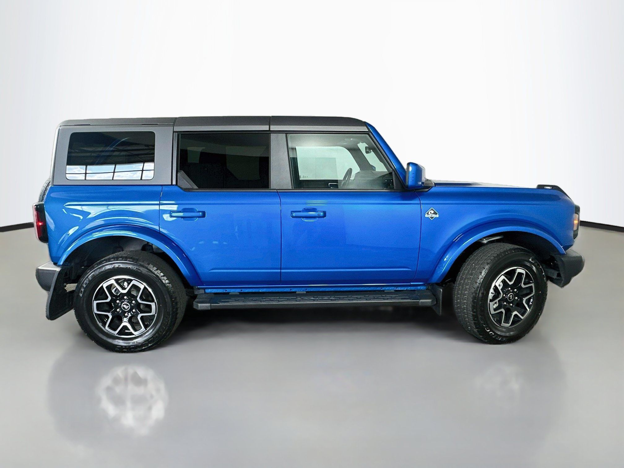 Used 2024 Ford Bronco Outer Banks AWD/4WD image 8