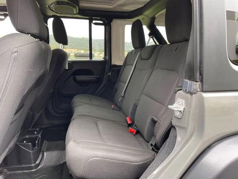 Used 2020 Jeep Wrangler Unlimited Sport S image 17