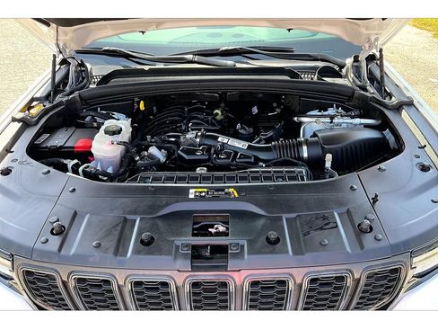 Certified 2023 Jeep Grand Cherokee Altitude AWD/4WD image 54