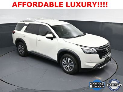 Used 2023 Nissan Pathfinder SL w/ Lighting Package (N92)