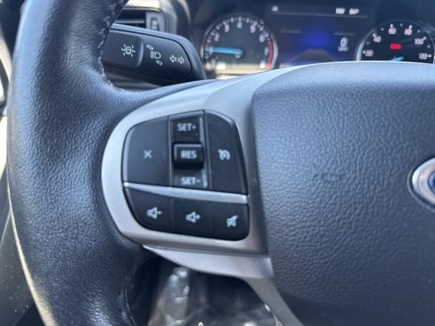 Used 2022 Ford Explorer XLT AWD/4WD image 22