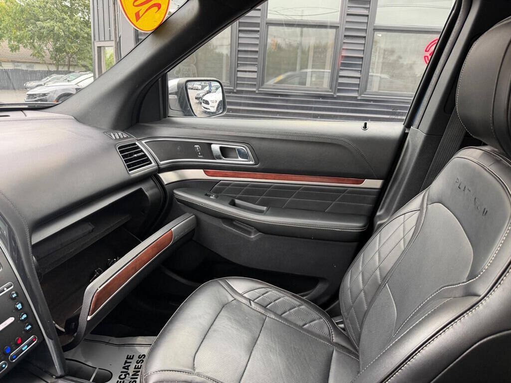 Used 2018 Ford Explorer Platinum AWD/4WD image 13