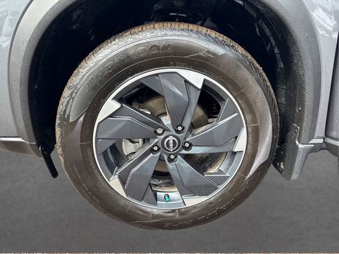 Used 2025 Nissan Rogue SV image 12