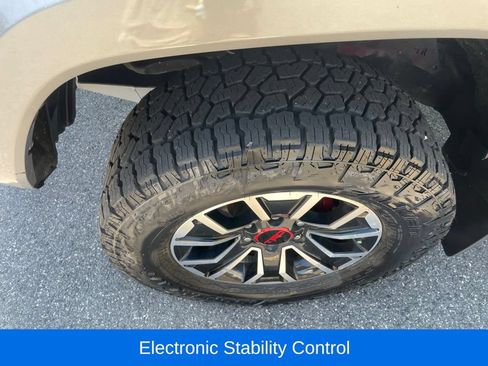 Used 2020 Toyota Tacoma TRD Sport AWD/4WD image 11