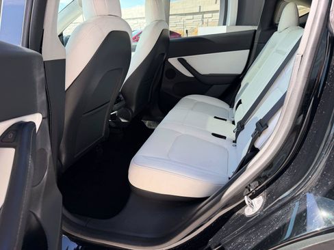 Used 2022 Tesla Model Y Performance AWD/4WD image 15