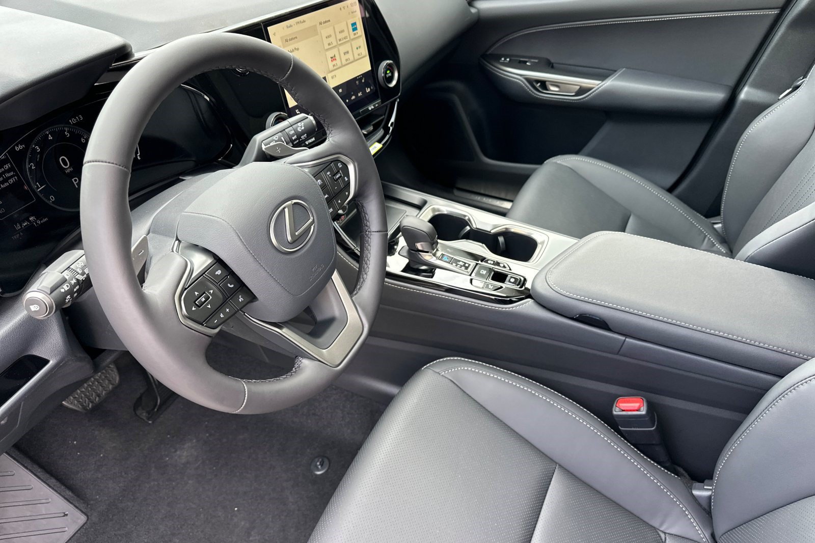 New 2026 Lexus NX 350 AWD w/ Cold Area Package image 4