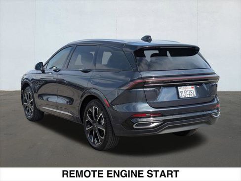 Certified 2024 Lincoln Nautilus Reserve image 3