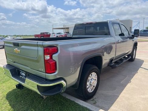 Used 2024 Chevrolet Silverado 2500 LTZ w/ LTZ Convenience Package AWD/4WD image 7