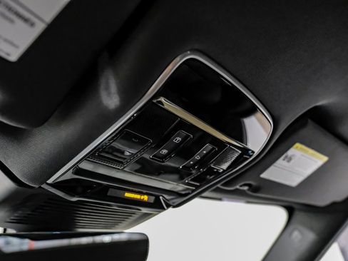 Used 2023 Land Rover Range Rover Sport SE Dynamic image 21