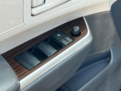 Used 2021 Toyota Sienna LE image 16