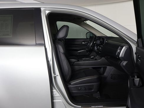 Used 2023 Nissan Pathfinder SL w/ SL Premium Package image 32