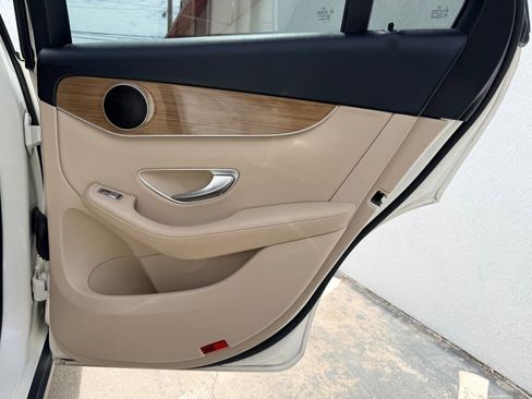 Used 2018 Mercedes-Benz GLC 300 image 25