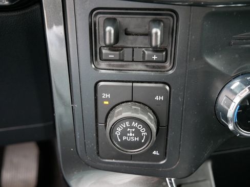 Certified 2022 Ford F150 XLT w/ Equipment Group 302A High image 31