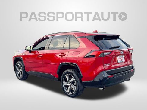 Certified 2021 Toyota RAV4 SE image 4