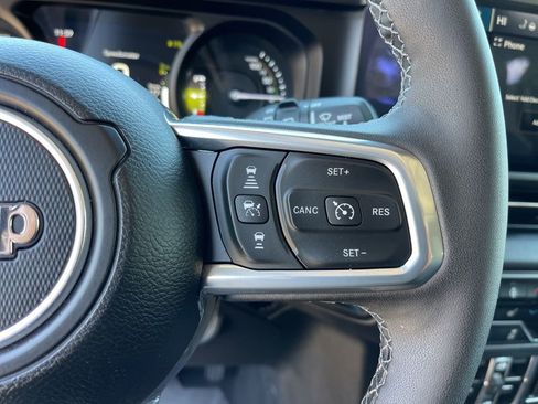 Certified 2025 Jeep Wrangler Unlimited Sahara image 19