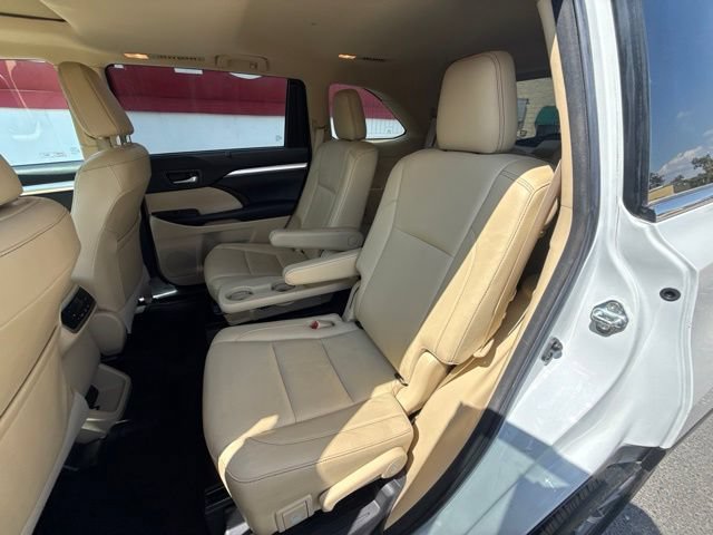 Used 2018 Toyota Highlander XLE FWD image 14